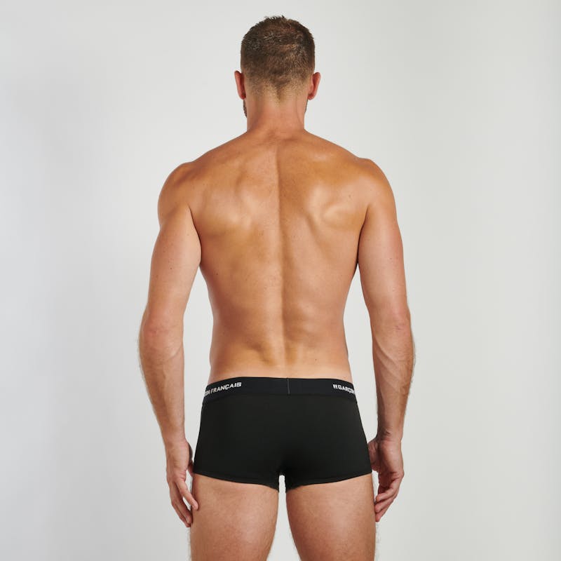 Black trunk Essential